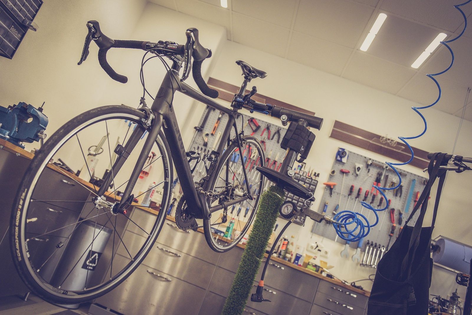 Community Bike Repair Clinics